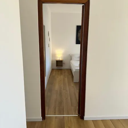 We Center With Parking Apartment Taormina